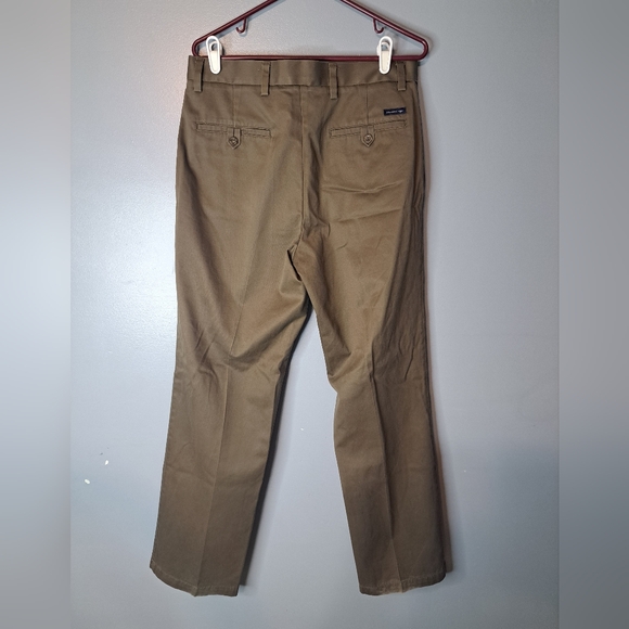 Dockers pants. Size 33×32 - Picture 3 of 4